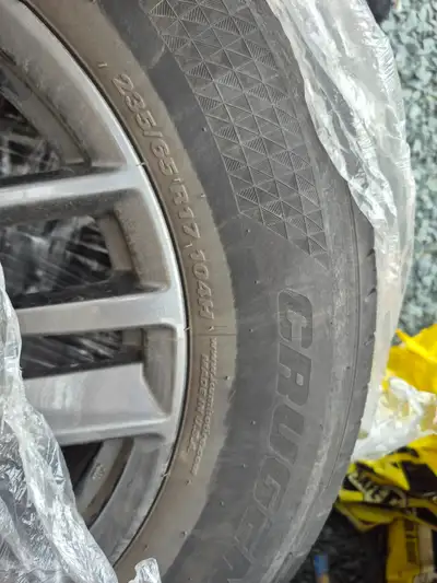 Tires doesn’t come with rims and if ad is up, it's still available