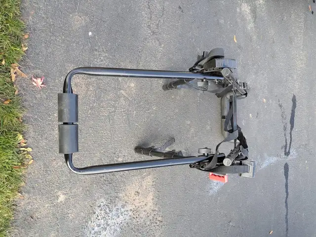 Yakima Kingjoe Pro Bike Carrier Car Bike rack in Road in Oakville / Halton Region - Image 11
