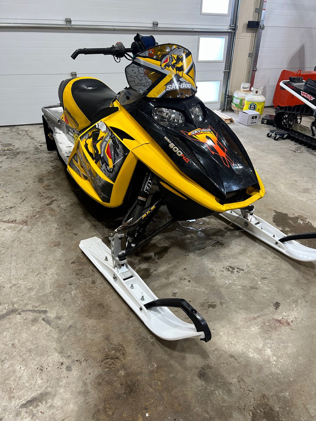 2003 skidoo rev  in Snowmobiles in Winnipeg - Image 3