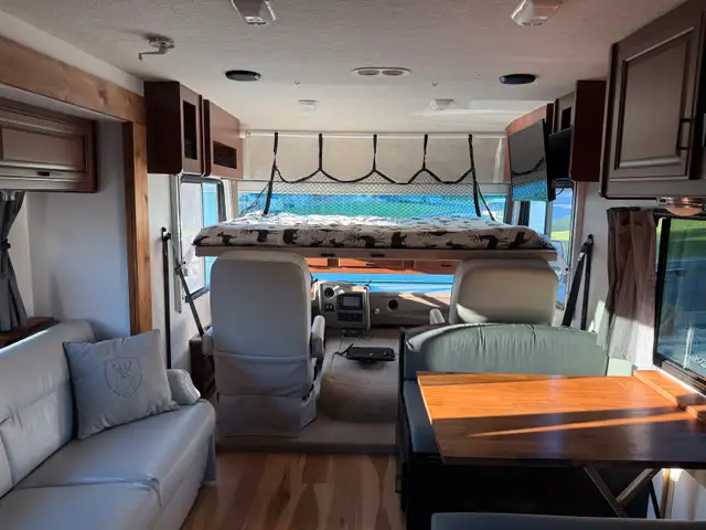 FLEETWOOD STORM 32BH  in RVs & Motorhomes in Québec City - Image 10
