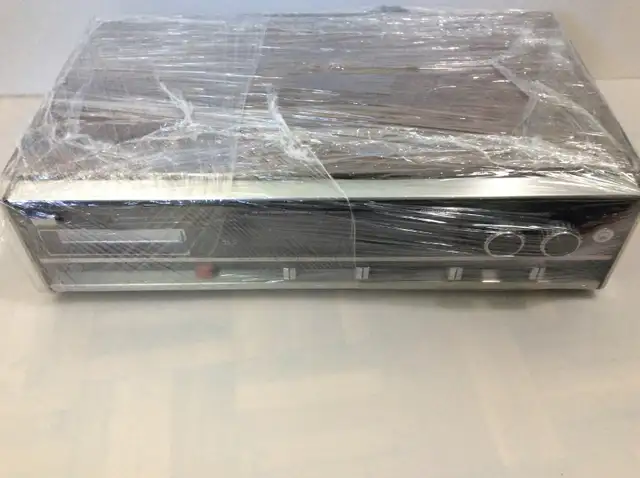 SounDesign Classic 4669 AM/FM Stereo 8 Track in Stereo Systems & Home Theatre in Mississauga / Peel Region - Image 2