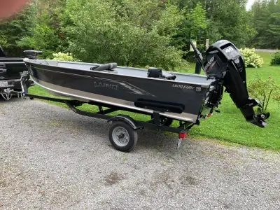 Purchased new in July 2023-pristine Condition This boat has only been in the water 3 times and is in...