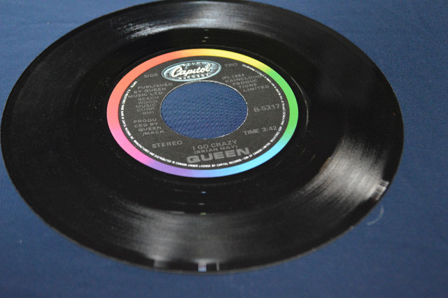 Vinyl Single! Queen 'I Go Crazy/Radio Ga Ga', Vintage 45!! in CDs, DVDs & Blu-ray in Hamilton - Image 2