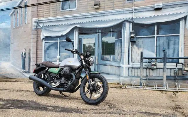 2021 Moto Guzzi in Street, Cruisers & Choppers in Red Deer - Image 3