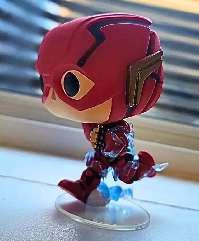 Funko Pop Superman & The Flash Vinyl Figures – 2 Pack in Arts & Collectibles in Grand Bend - Image 5