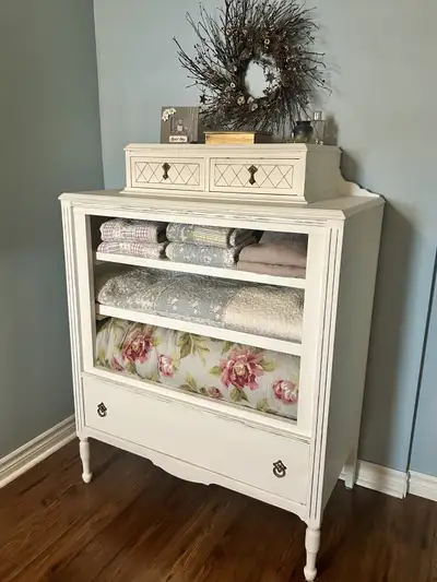 Gorgeous, vintage cabinet/wardrobe, View more