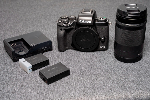 Canon M5 EF-M w/ 18-150mm lens kit  2 batteries and charger. in Cameras & Camcorders in Oakville / Halton Region