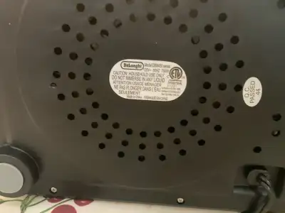 Four à pain Delonghui modèle DBM450 comme neuf très propre, View more