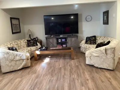 Vintage sofas identical - In Cornwall, View more