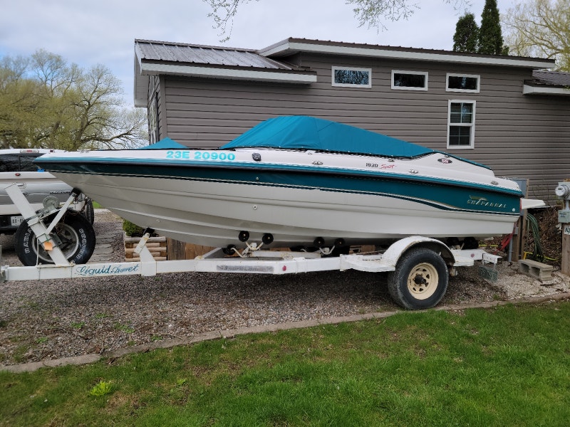 1830SS Chaparral bowrider 4.3 Powerboats & Motorboats Hamilton Kijiji