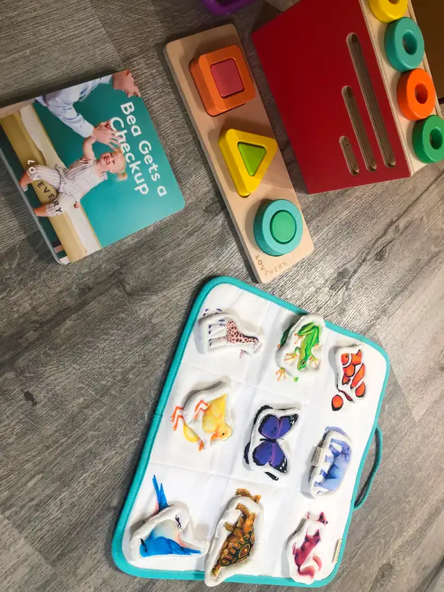 Lovevery The Realist Play Kit (19,20,21 mths) in Toys in City of Toronto - Image 4