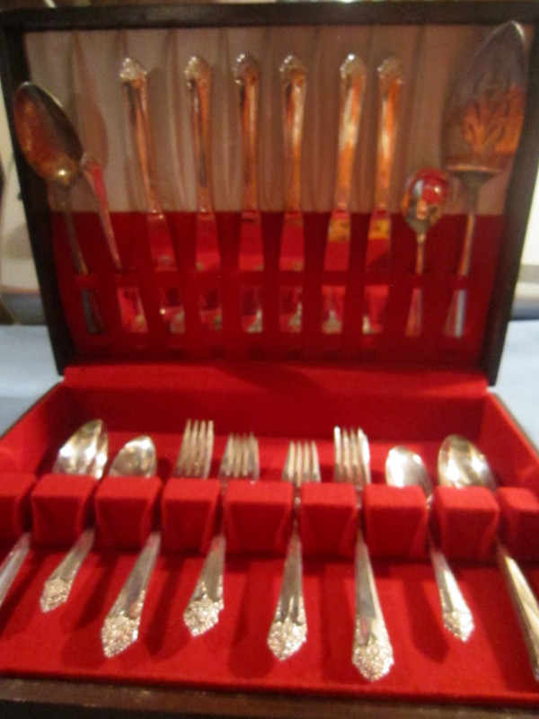 STARLIGHT  silverware set, Service for 6 in Arts & Collectibles in Corner Brook - Image 2