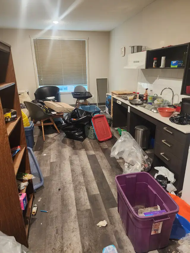 Junk Removal in Cleaners & Cleaning in Calgary - Image 11