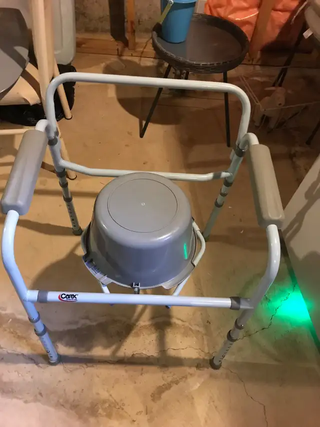 Carex 3-in-1 Folding Bedside Commode - Portable Toilet for Adult in Health & Special Needs in London - Image 4
