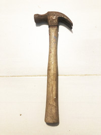 VINTAGE HEAD CLAW HAMMER 13 1/2 TOTAL LENGHT (HEAD 5 1/4 X 2 )