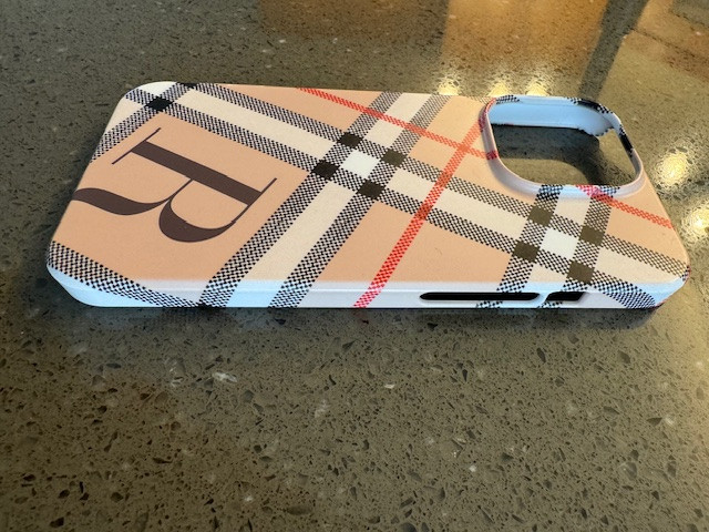 iphone 13 Pro case (plaid with R initial) in Cell Phone Accessories in Calgary - Image 2