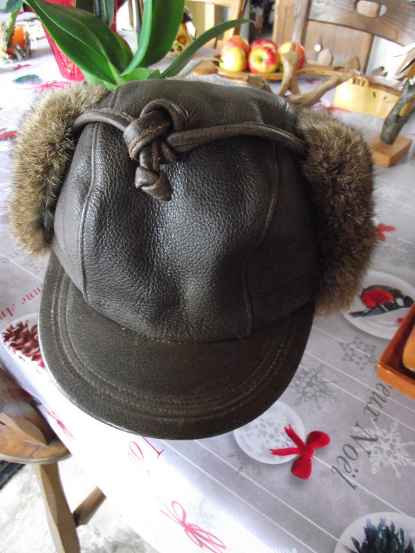 Chapeau cuir & fourrure dans Hommes  à Sherbrooke - Image 2