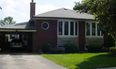 3 Bedroom + 1 Bath + Bungalow + Close to Everything