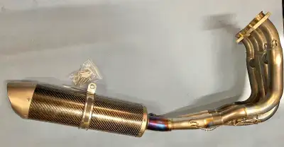 Lightly used R6 Full Exhaust system made by Graves Motorsports. This is their “Works” full Titanium...