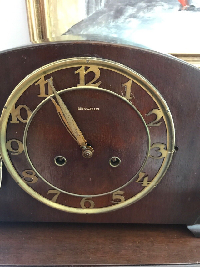 Antique Birks- Ellis mantel winding  chiming clock with keyn in Arts & Collectibles in Markham / York Region - Image 3