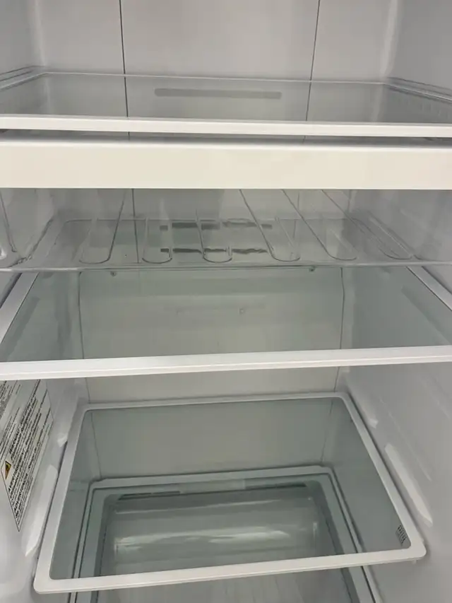 GE Upright Freezer (FUF14DLRWW) in Freezers in City of Toronto - Image 4