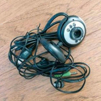 New Hyundai Webcam with Earbuds (missing box)