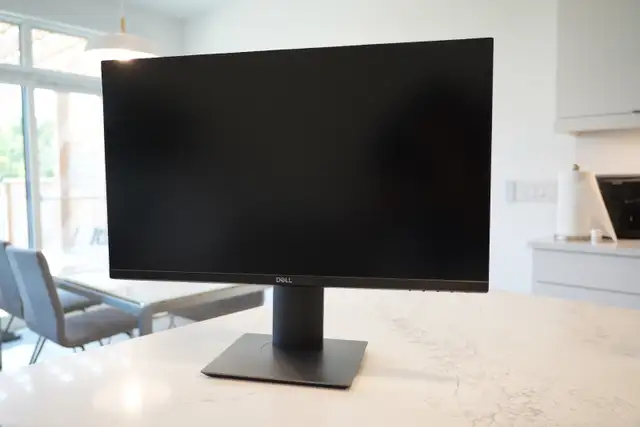 Dell P2421D 23.8″ QHD (1440p) IPS Work Monitor – Ergonomic Stand in Monitors in St. Catharines - Image 2