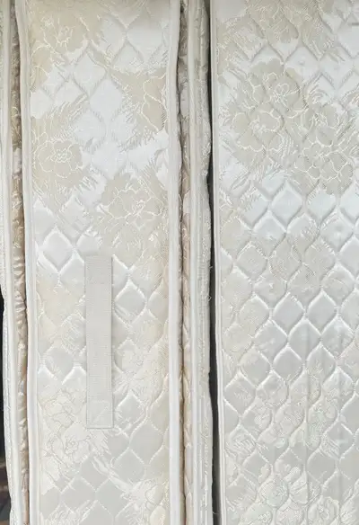 Great double Sz clean mattress & box spring dropoff $, View more