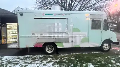 2000 GM Workhourse, 23ft, . Fully Loaded Certified, safety inspected, TSSA, health and mechanical sa...