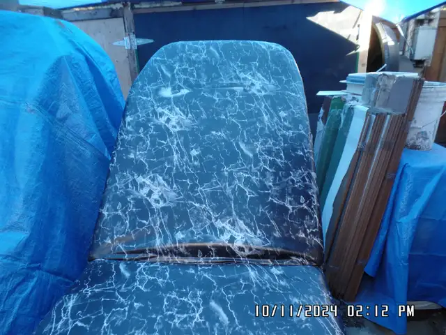 MASSAGE OR EXAM OR TATTOO BED TABLE in Health & Special Needs in Chilliwack - Image 8