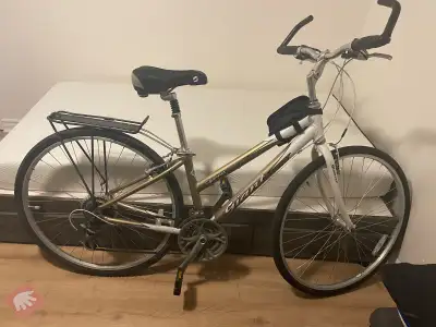 Vélo femme Giant Cypress, View more