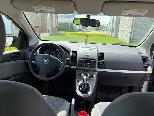 Nissan Sentra — photo 5