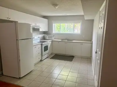 Wasaga Beach, 2 Bdrm Basement Aptmt