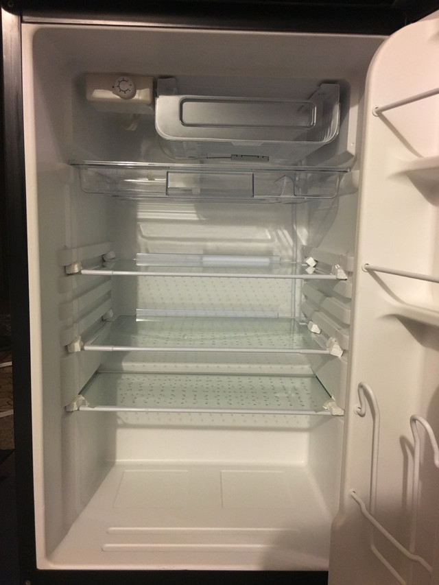 New Igloo Stainless Steel Bar Fridge in Refrigerators in Calgary - Image 2