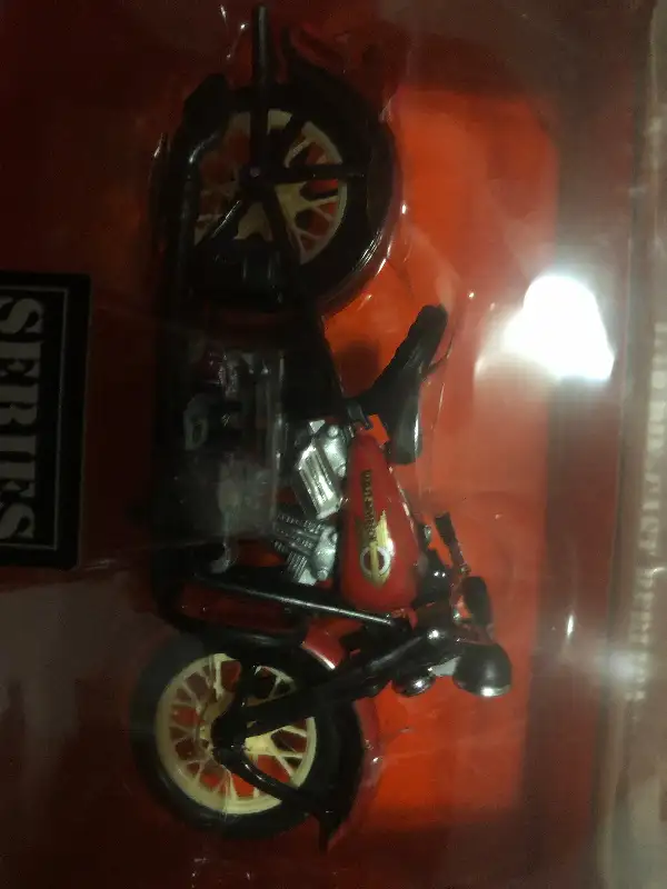 Die cast 1:18 Harley64840228524033122