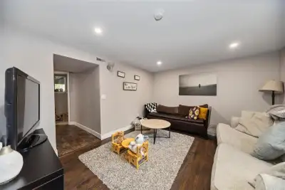 Welcome to this beautifully renovated 2-bedroom, 1-bathroom home just minutes from downtown Salmon A...