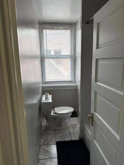 The apartment is immediately available. Well furnished .