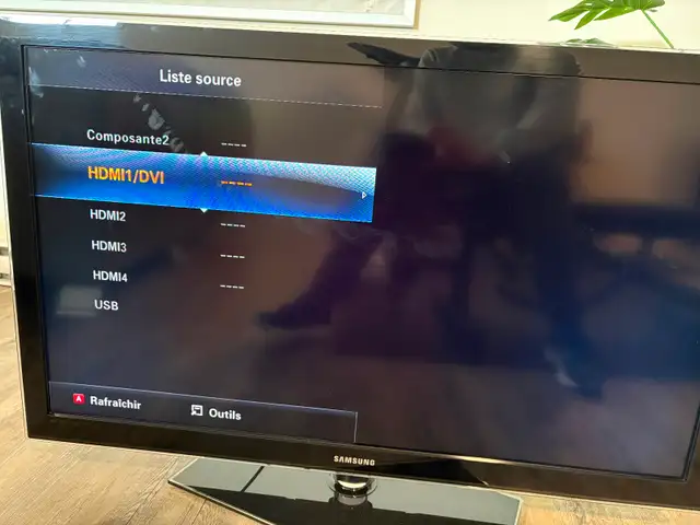 Samsung LCD Television 46417316247112919040
