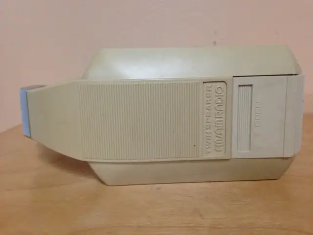 Vintage Tandy AM/FM twin speaker headset radio in General Electronics in Winnipeg - Image 3