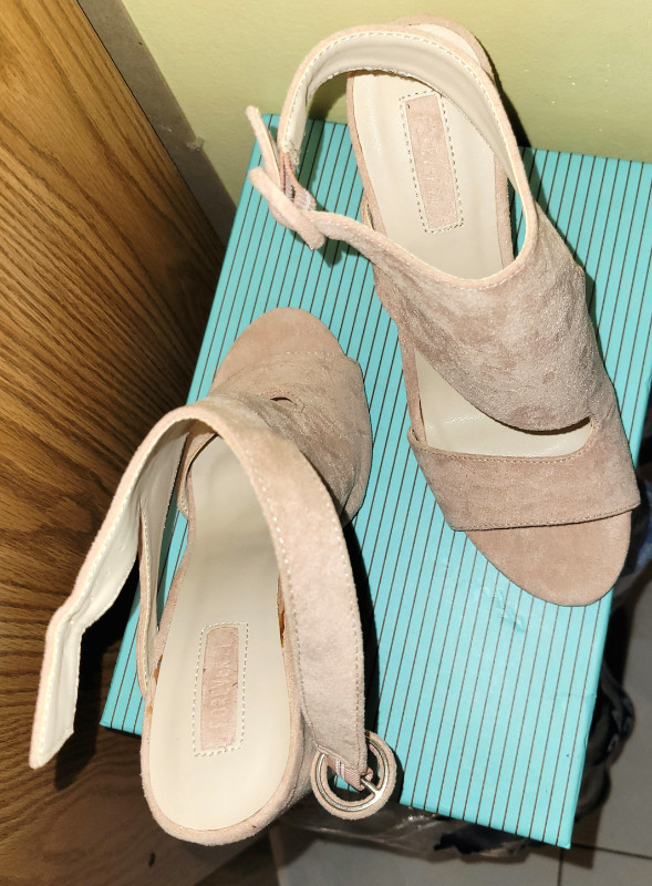 Forever21 block heel in Women's - Shoes in Mississauga / Peel Region