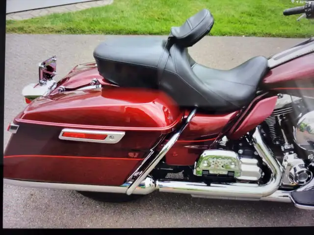 Harley Davidson Electra Glide Limited 2016 in Touring in Shawinigan - Image 11