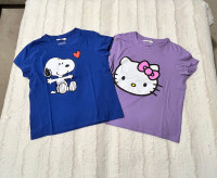 2 Girls graphic t-shirts size M & L