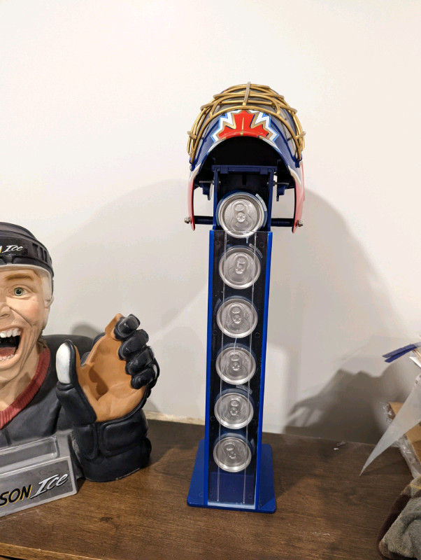 EXTREMELY RARE LABATT'S HOCKEY 6 PACK BEER PEZ DISPENSER!! in Arts & Collectibles in City of Toronto - Image 2