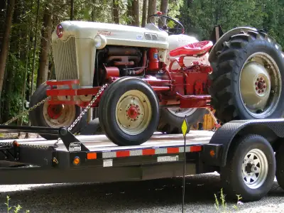 Excellent tractor. DO NOT e-mail or TEXT. Phone 519-993-1207 $5500.00 Note ; Canada Trailer is for s...
