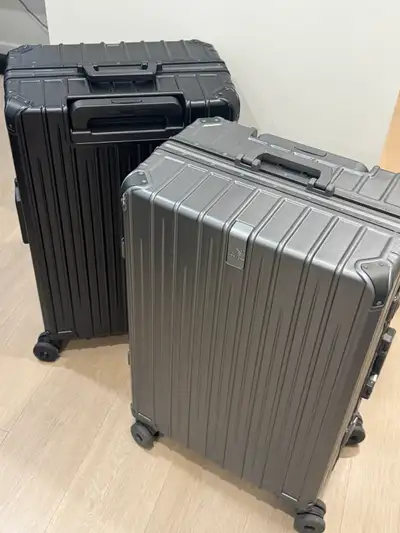  28-inch Large Capacity Aluminum Frame Luggage (Free protective , View more