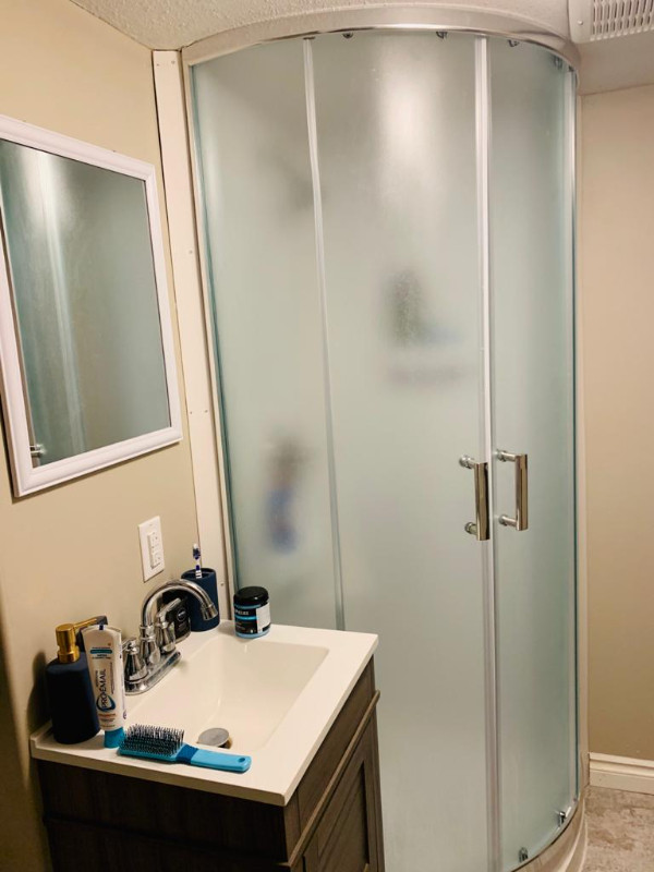 Spacious/Modern Legal Basement Suite for Rent Ideal Location Room