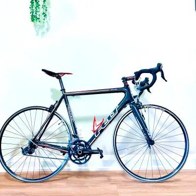Selling my Felt F5. Just tuned up and put a new handlebar tape ready for your adventures and compute...