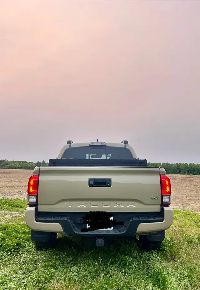 2019 Toyota Tacoma TRD Off-Road 4x4 – Rare Quicksand Colour62863211495682122