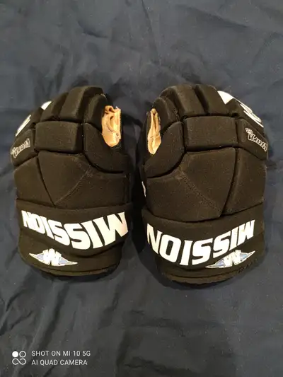 Hockey gloves, View more