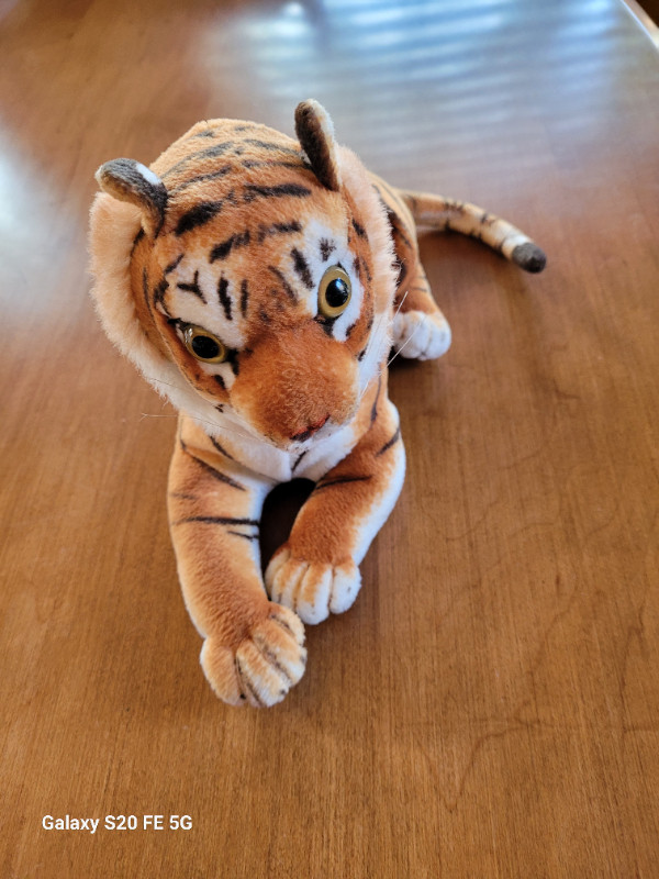 Plush Tiger in Toys & Games in Markham / York Region - Image 2